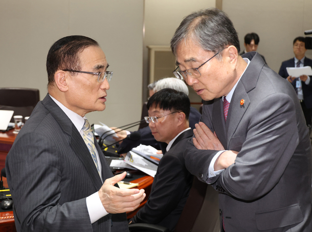 대화하는 안보·외교 수장