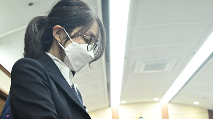 김건희, 작전 ‘주포’와 나눈 카톡 공개되자···“도이치는 손뗀다” 대화..구토증세 호소, 구치소 복귀