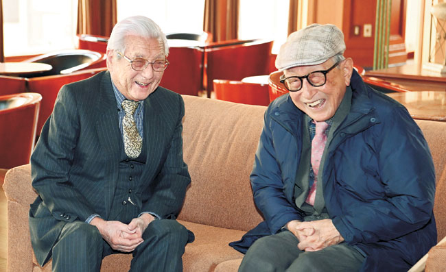 106세 철학 스승과 94세 재벌 제자… “세상사·정치, 늘 겸손해야죠”[M 인터뷰]