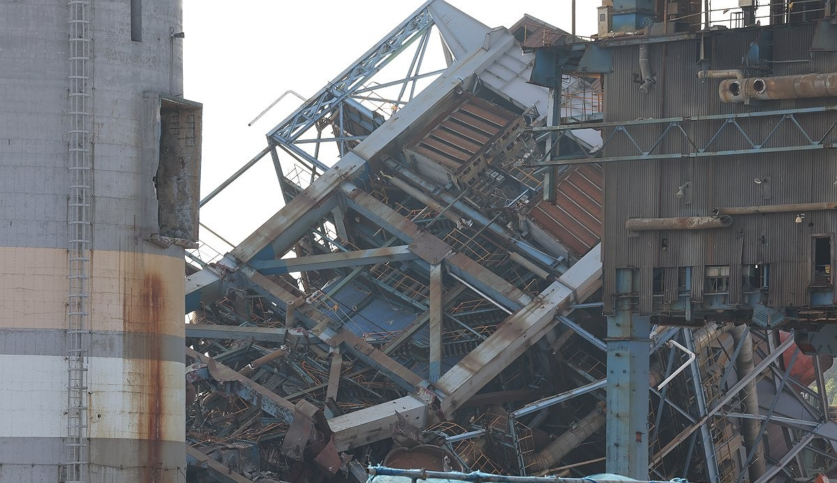 [속보]이틀째 밤샘수색에도 울산화력 실종자 2명 못찾아…“무너진 철골 아래 있는 듯”