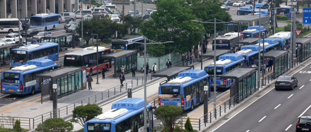 서울시내 버스 모습.뉴시스