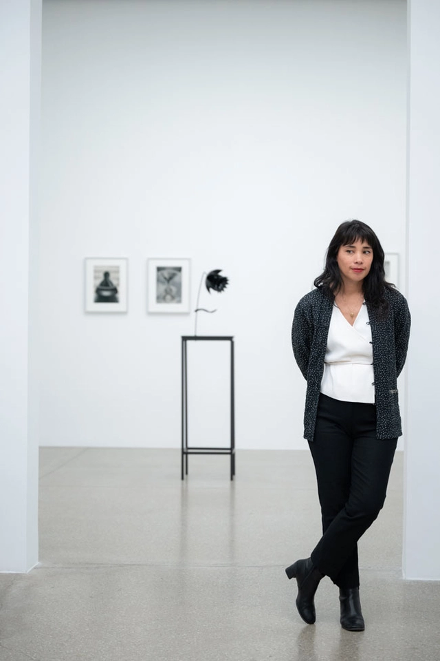 베트남계 프랑스 작가 줄리 커티스는 여성의 정체성을 위트 있게 전복하거나 해체하는 작업으로 최근 평단의 주목과 함께 미술 애호가들로부터도 열광적 지지를 얻고 있다.화이트큐브 제공