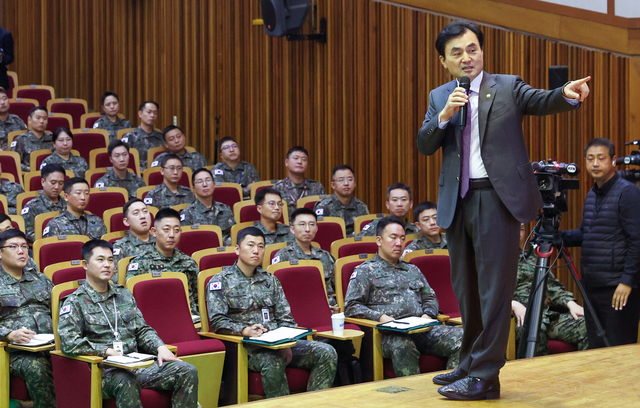 문민장관 대대장 특별강연 첫 주제는 本立道生 …“軍 사고 기본 ...