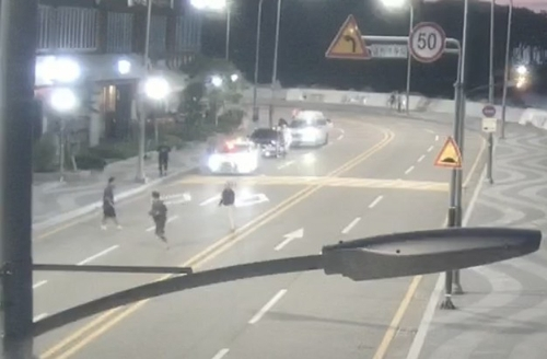 도심 번화가 한복판서 흉기 들고 폭행…영화 ‘친구’속 칠성파와 신20세기파 무더기 검거