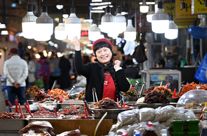 “10개 중 2~3개는 나누자!… 노인복지관 등에 반찬 기부 십여 년”[사랑의열매 - 나눔으로 어둠을 밝히는 사람들]