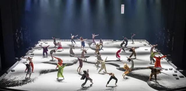 ‘해머’ 공연 장면. LG아트센터 서울 제공