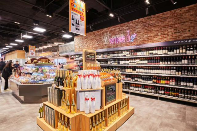 이마트 푸드마켓 고덕점의 와인코너. 이마트 제공