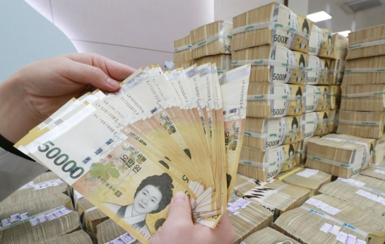 “이러니 자산 오르지” 시중 풀린 돈 6개월째 늘어 최대치 또 경신