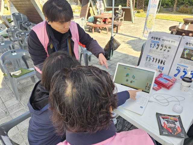 서울 서초구의 ‘2025 찾아가는 보건소 건강체험관’ 활동 사진. 서초구청 제공
