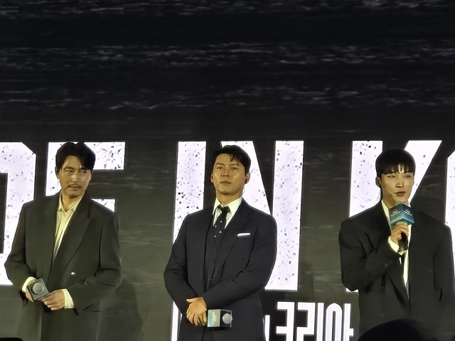 13일(현지시간) 오전 홍콩 디즈니랜드 호텔 컨퍼런스센터에서 열린 2026 디즈니+ 오리지널 프리뷰 행사에 참석한 ‘메이드 인 코리아’의 배우 정우성(왼쪽부터), 현빈, 우도환. 이민경 기자