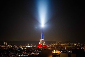 파리 테러 10주기 ‘추모의 빛’