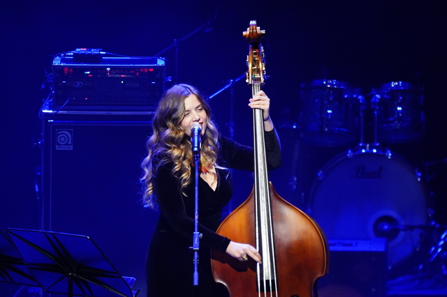 지난해 진주국제재즈페스티벌 기간 이탈리아에서 온 아라벨라 루스티코 올스타 퀸텟이 메인스테이지에서 연주하는 모습. 진주국제재즈페스티벌 조직위원회 제공