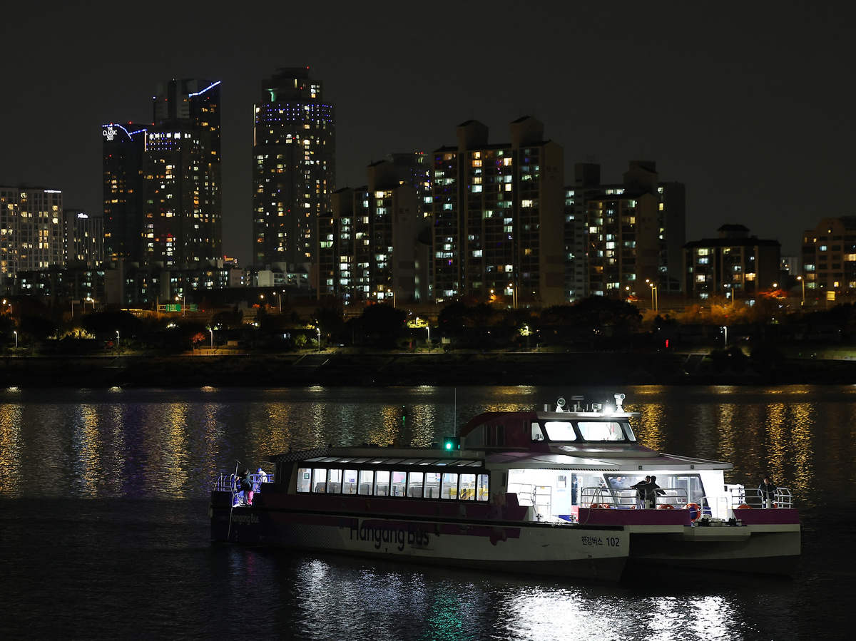 강바닥 걸려 멈춘 한강버스에…오세훈 향해 與 “무리한 운항” 집중 비판