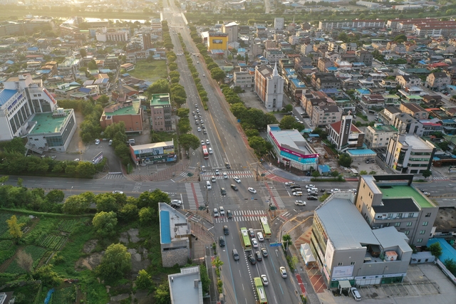 전북 전주시가  미래형 대중교통체계인 BRT사업을 추진하고 있다. 사진은 전주 도심 종합운동장네거리 조감도. 전주시청 제공