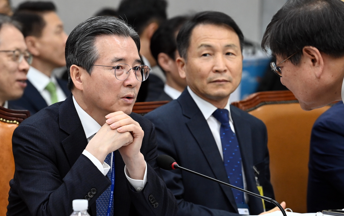 민주, 대통령실 특활비 없앴다가 ‘복구’… 국힘 “국정마비 사과부터”