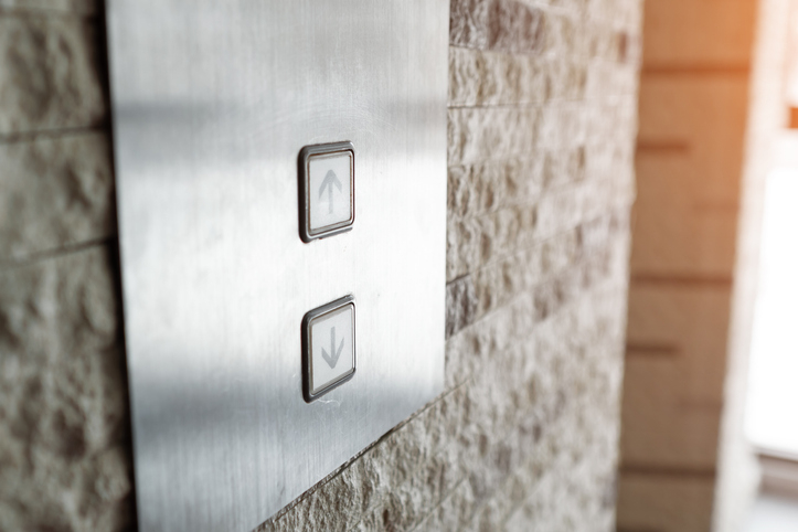 [속보]간호사 뇌진탕 빠뜨린 19세女, 이번엔 7세 아동 엘베서 무자비 폭행