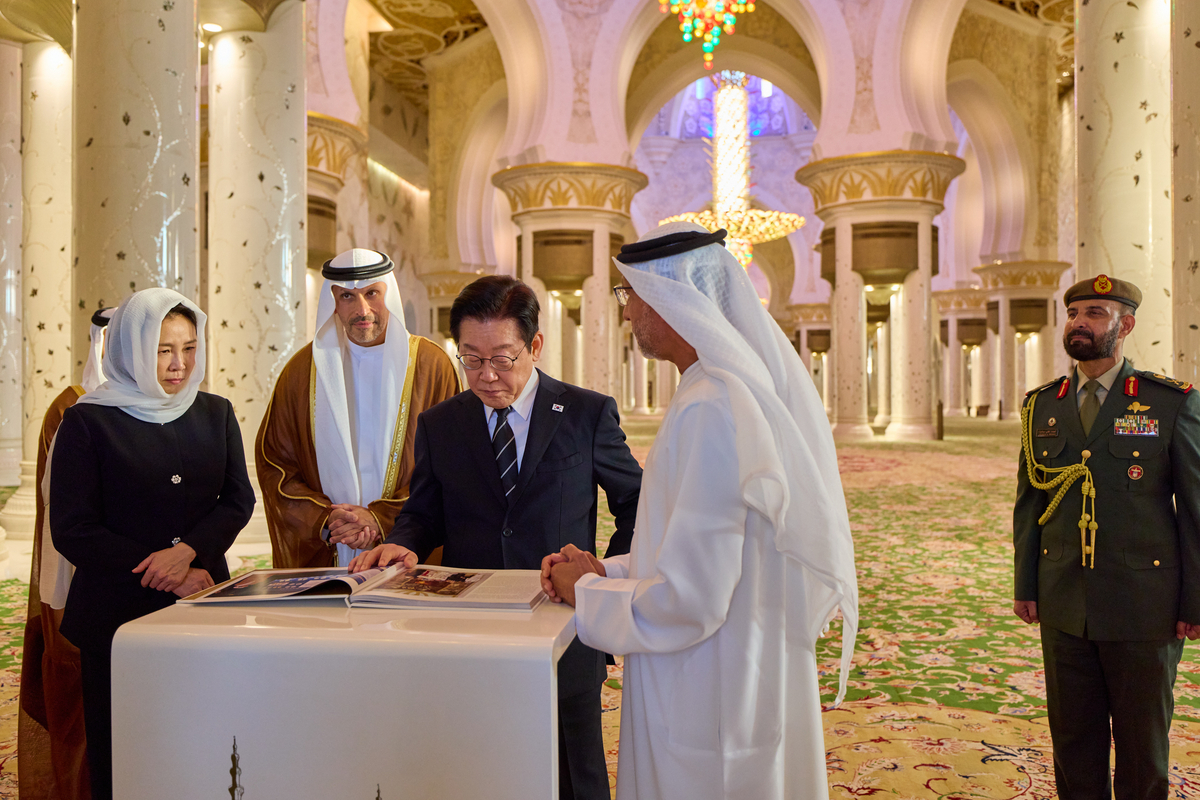 이 대통령 “韓·UAE, 방산·원전 넘어 AI 협력… 새 100년 토대될 것”