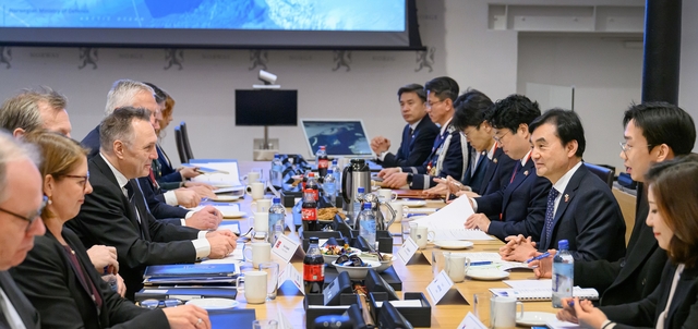 ѡ븣 ȸ㼭 ȱԹ õ  ȫ 桤  ȭ ?