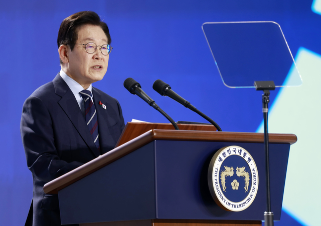 민주평화통일자문회의 의장인 이재명 대통령이 2일 경기 고양시 킨텍스에서 열린 제22기 민주평통 출범식에서 의장연설을 하고 있다. 대통령실통신사진기자단