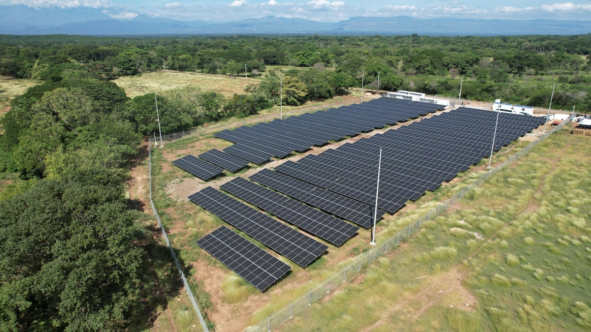 남반구 신흥국에 그린에너지 지원... 경제영토 새 발판 구축 - 뉴스 썸네일 이미지