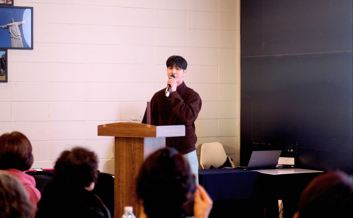 정동원, 요양보호사 위해 재능기부..."3년간 활동" - 뉴스 썸네일 이미지