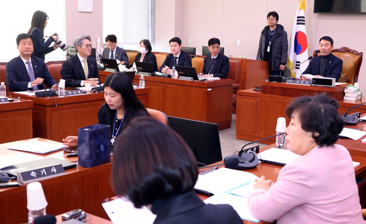 내란·외환 재판 대상 ‘위헌제청 무력화’… 민주, 묻지마 입법폭주