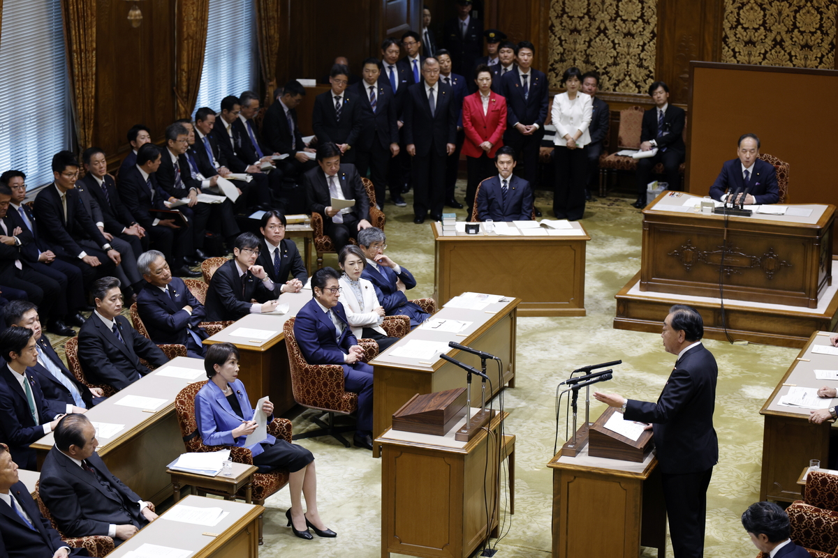 일본, 역대급 의원감축·총리 임금삭감… 한국, 정쟁 난무 속 ‘쇄신실종’