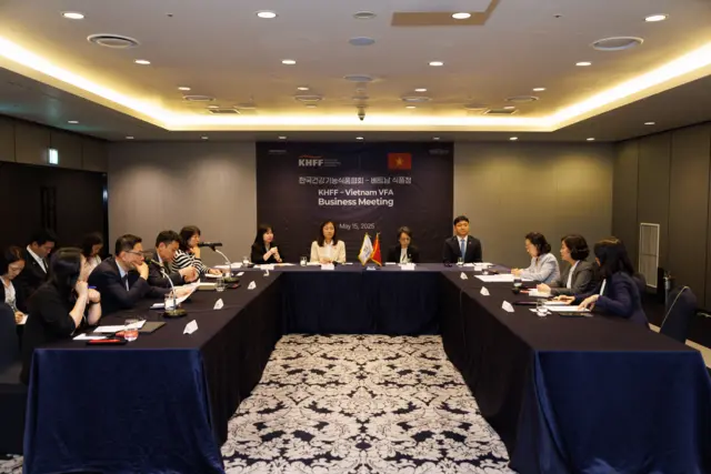 지난 5월 열린 한국건강기능식품협회와 베트남 식품청 간의 비즈니스 미팅 모습.  식약처 제공