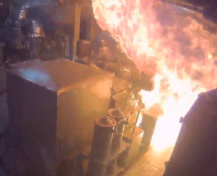 화재로 도태될 향로봉함, 안전수칙 위반 사소한 실수 탓…“작업 뒤 밸브 안 잠가”