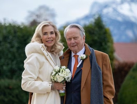 포르셰의 볼프강 포르셰 회장과 가브리엘라 추라이닝겐. X(구 트위터) 갈무리