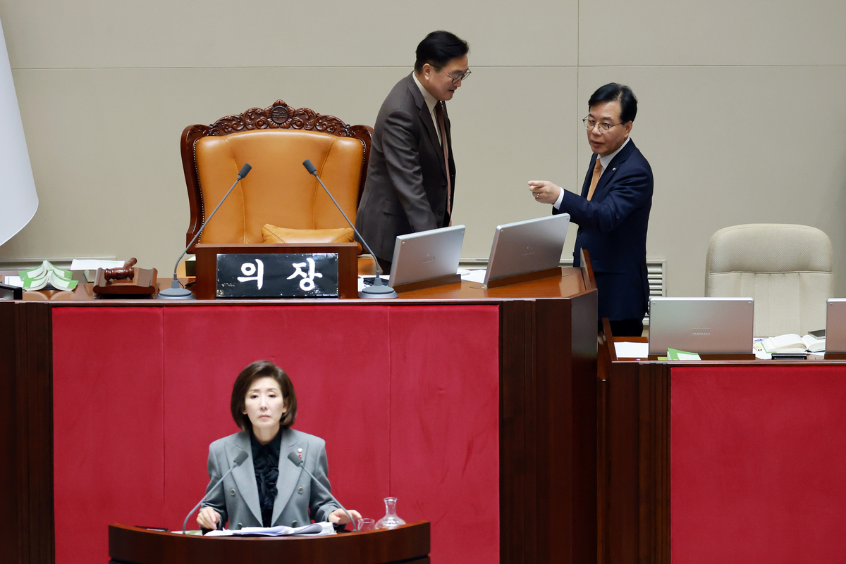 나경원 마이크 꺼버린 우원식…송언석 “폭거” 주진우 “대통령병”