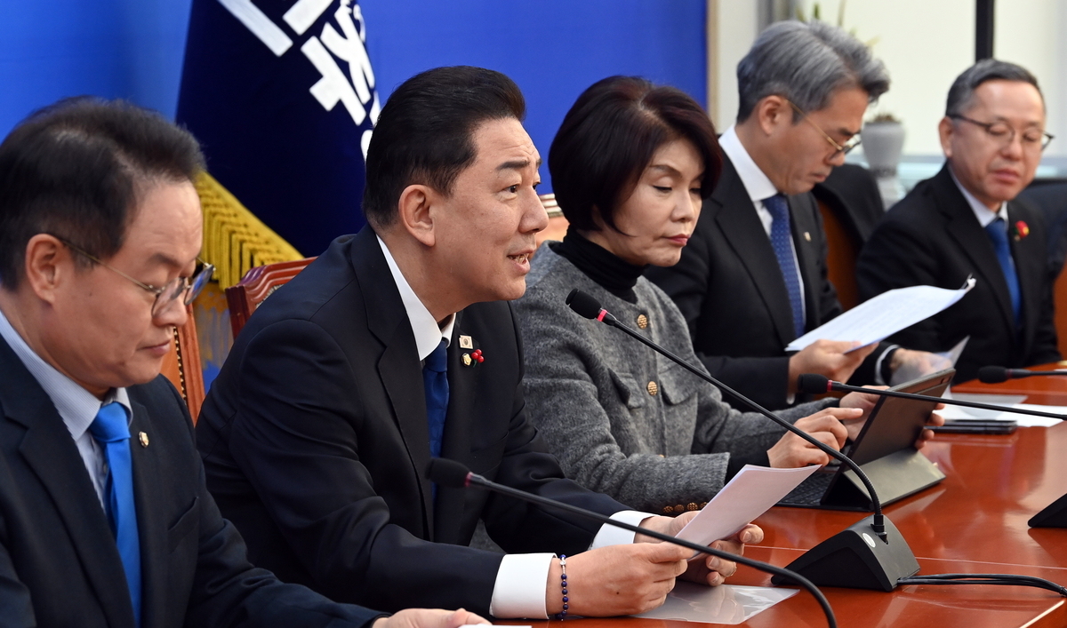 정청래 포위 나선 ‘친명’… 민주당 최고위원 잇단 출마