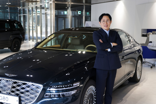 ������ ������ �����̻�, ���� ���� �����Ǹ� 8000�� �޼�