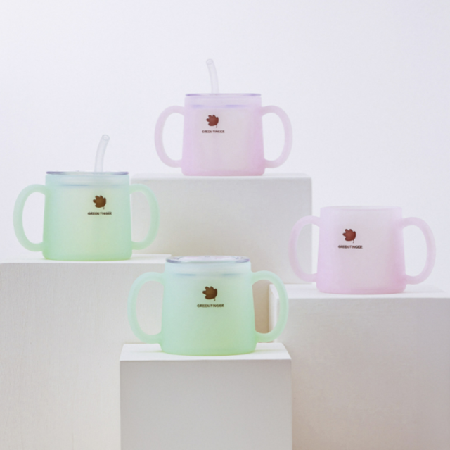 유한킴벌리의 유아용품 브랜드 ‘그린핑거 베베그로우’가 출시한 실리콘 빨대컵. 유한킴벌리 제공