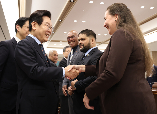 李 태평양도서국 외교장관 접견