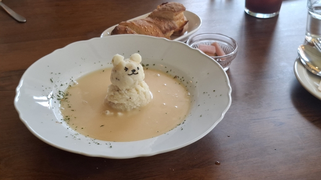 서울 갈현동 ‘솔트베어하우스’의 감자수프.