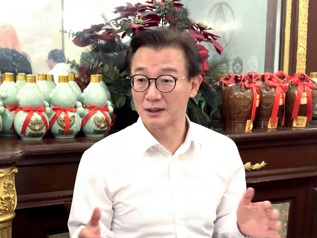 전재수 “제가 돌았습니까? 돈·시계 받게…서른살 이후 시계 안 차”