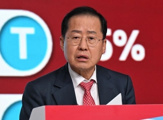 홍준표 “한줌도 안되는 극우 바라보면 당재건 못해”