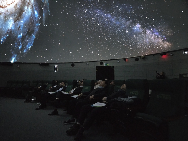 새 단장된 경북 구미시 박정희 대통령 생가 민족중흥관에 있는 돔 영상관. 구미시청 제공