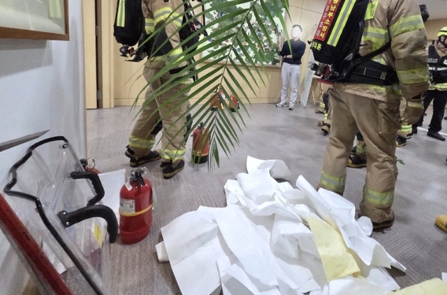 50대 민원인이 불을 지르겠다며 소동을 벌인 현장. 세종소방본부 제공