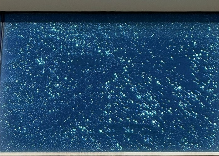 ‘빠지직…’ 부산 한 호텔서 유리창 파손에 호텔 앞 도로 통제