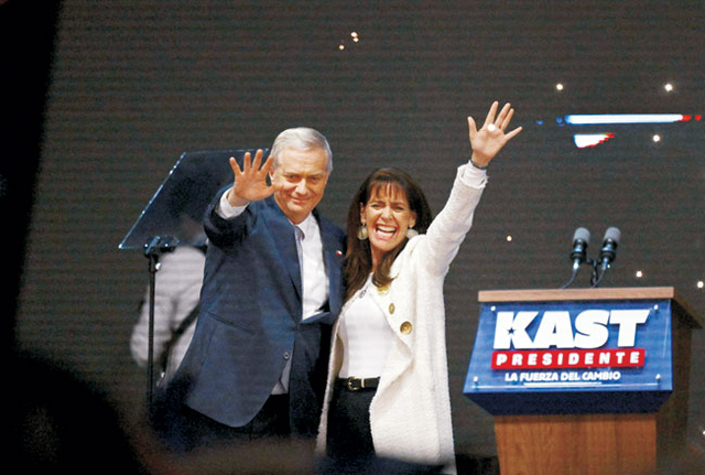 칠레도 ‘우향우’