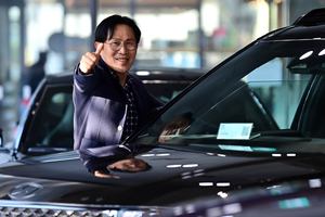 “車영업 뛰다 교통사고로 입원… 환자복 입고 의사들에 명함 돌렸죠”[M 인터뷰]