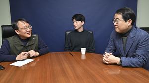 “획일적 정년연장, 킬러규제 전락 우려…호봉제 등 세대타협부터” [코리아 2026 ‘킬러규제 혁파’로 다시 뛰자]