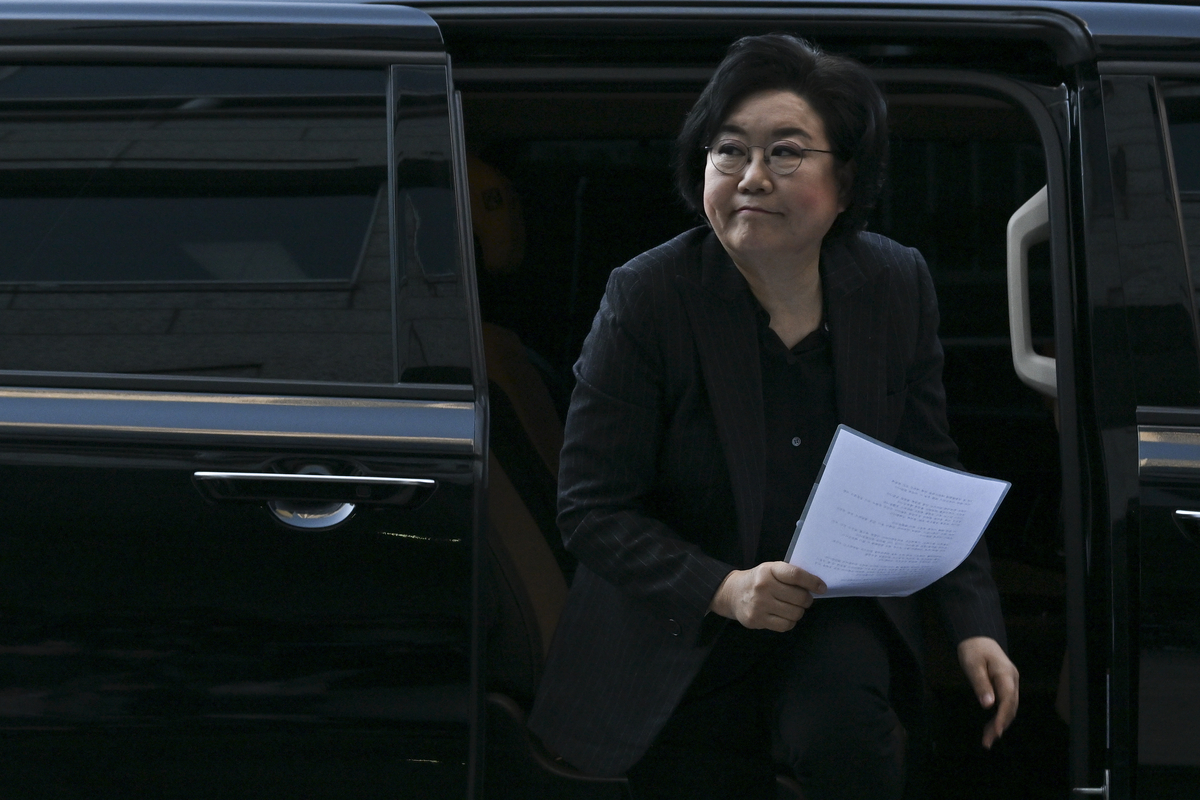 손바닥처럼 뒤집힌 ‘소신’… 불신·냉소 키우는 예산 수장 지명자