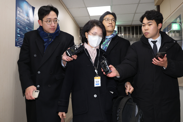 경찰, 통일교 산하단체 前회장 소환 조사…정치인 수사 확대 가능성↑