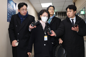 경찰, 통일교 산하단체 前회장 소환 조사…정치인 수사 확대 가능성↑