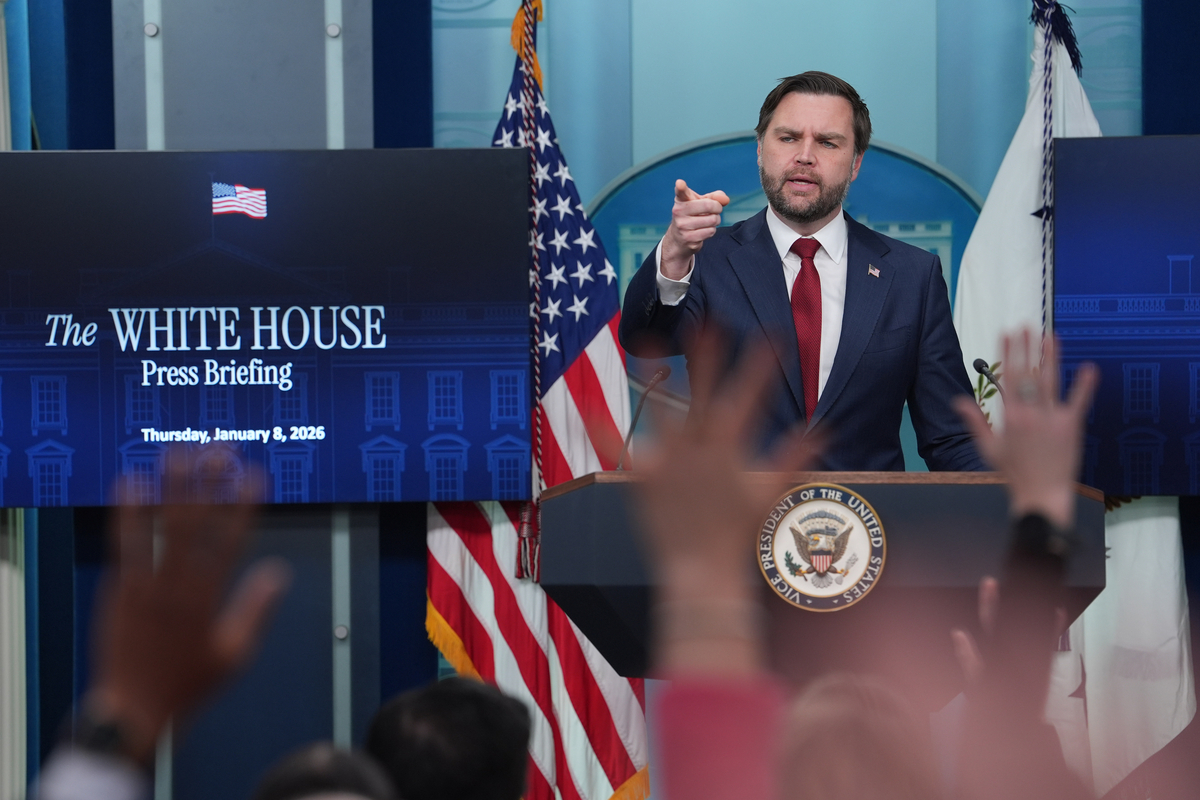 트럼프, 그린란드에 돈 뿌려 민심 움직이기?… “최대 10만달러씩 주겠다”