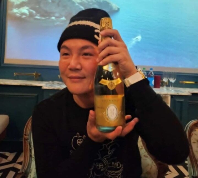 A씨가 공개한 조세호의 술자리 참석 사진. 폭로자 A씨 소셜미디어 캡처