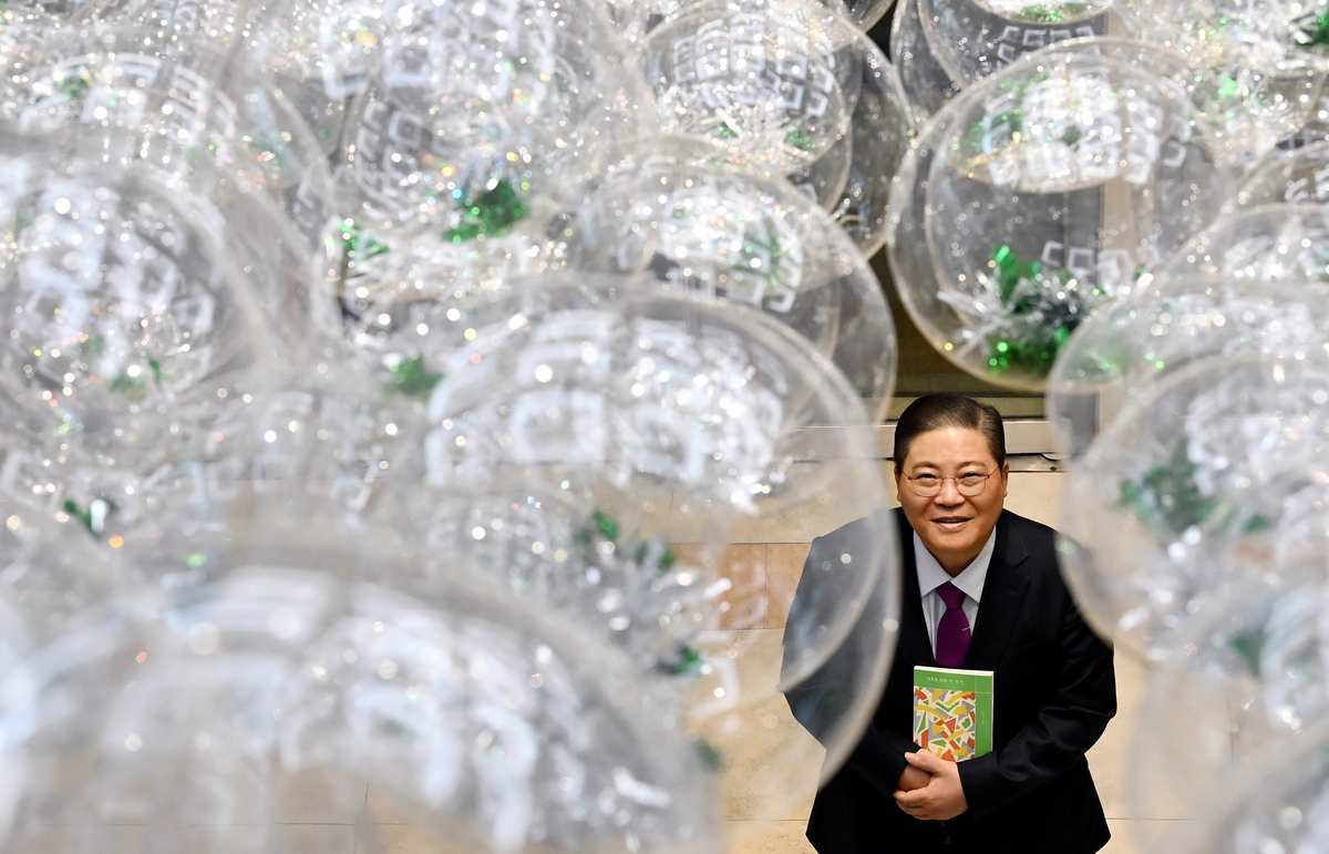 “감성만으론 詩 못 써… 사랑하며 사는 이 모두가 시인”